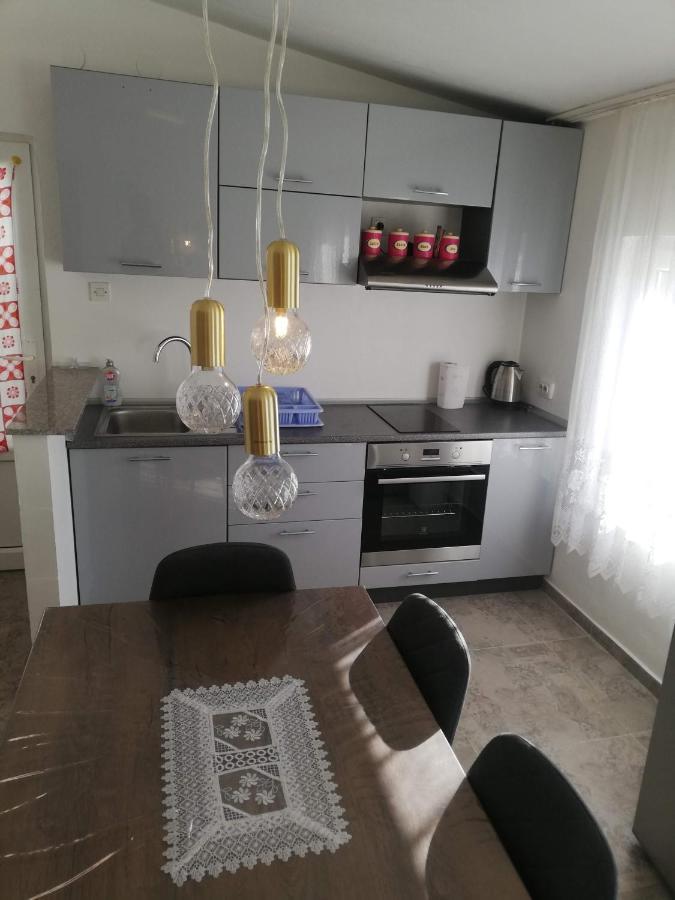Apartman Kety Vir Bagian luar foto