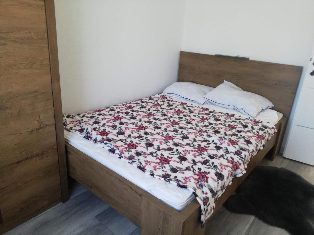 Apartman Kety Vir Bagian luar foto