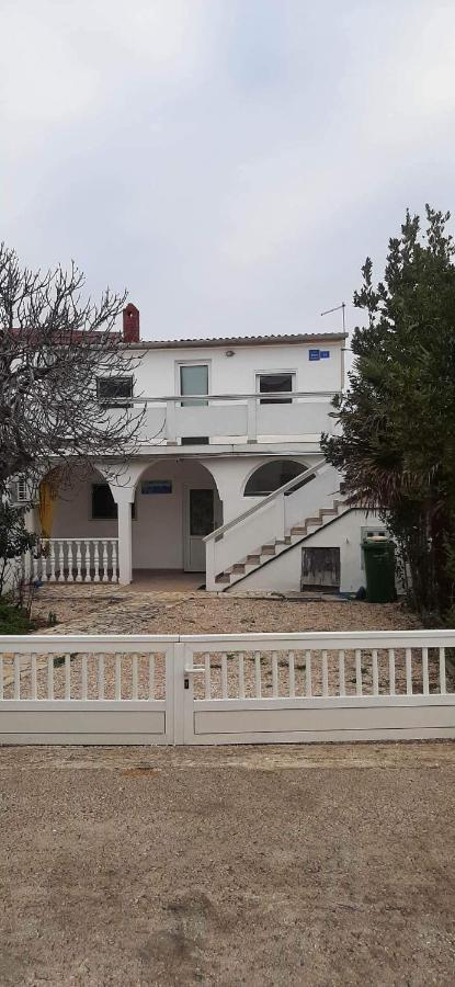 Apartman Kety Vir Bagian luar foto